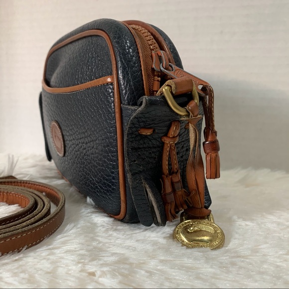 SOLD Vintage Dooney AWL Small Kilty Crossbody Bag - Picture 5 of 11